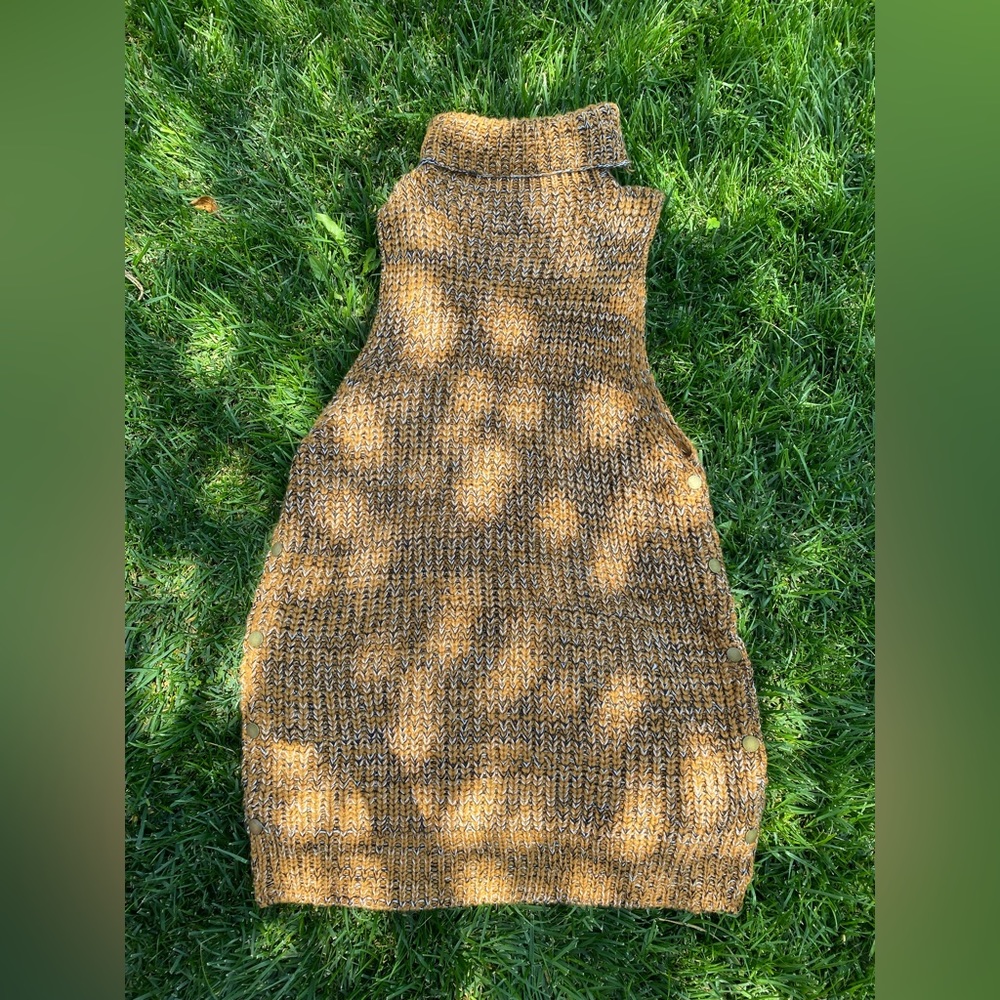 SWEATER